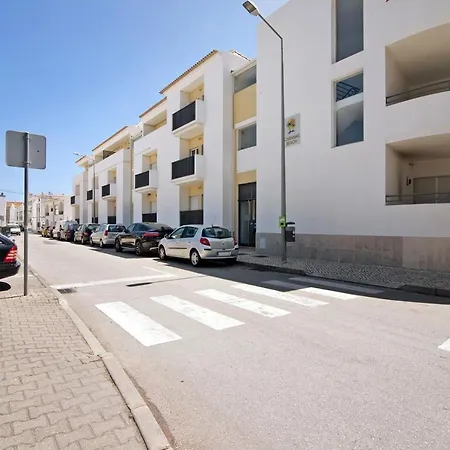 Royal 145 アパート