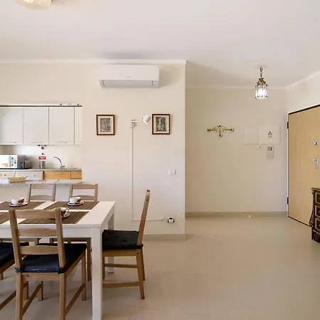 Royal 145 アパート *