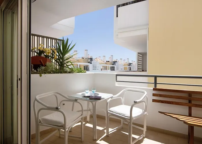 Royal 145 アパート