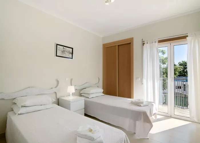 Royal 145 * カバナス・デ・タビラ